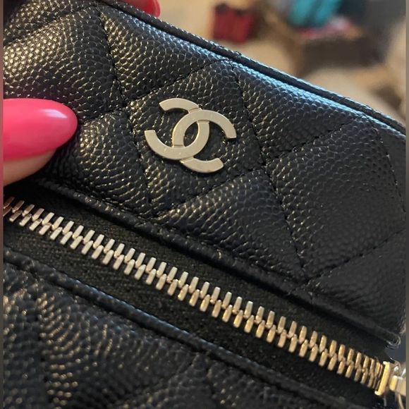 CHANEL Classic Vanity Phone Holder with Chain Quilted Caviar 22C - Picture 5 of 6